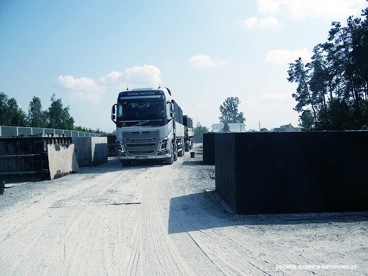 Transport szamb betonowych  w Grodkowie